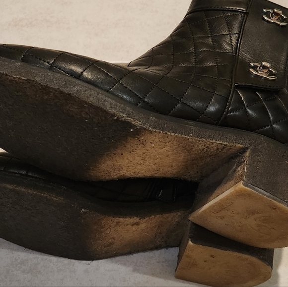 AUTHENTIC CHANEL turnlock booties 9.5 - Picture 5 of 6